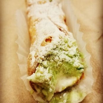 Reuter's Bakery - Perfect cannoli - Bakeries Near Me - Chicago, Illinois