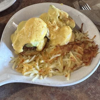 Huckleberry’s - California Benedict 5-12-23 - American Near Me - Clovis, California