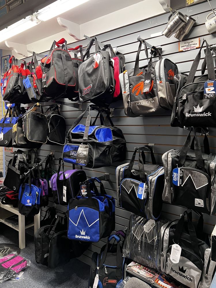 DAVE’S WORLD BOWLING PRO SHOP Updated October 2024 7833 W