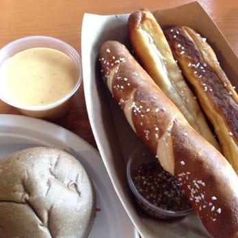 Honolulu Beerworks - The pretzels and must have yummy yummy cheese! - Brewpubs Near Me - Honolulu, Hawaii Honolulu Beerworks - The pretzels and must have yummy yummy cheese! - Brewpubs Near Me - Honolulu, Hawaii