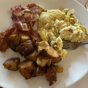 Red Fox Restaurant & Bar - Two Eggs, Bacon, Potatoes - Sandwiches Near Me - Middletown, Connecticut Red Fox Restaurant & Bar - Two Eggs, Bacon, Potatoes - Sandwiches Near Me - Middletown, Connecticut