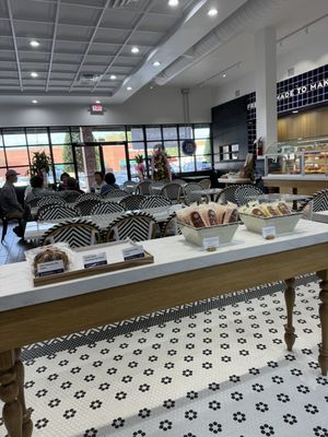 Paris Baguette by null