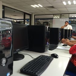 CETEC Empresarial - Laboratorios de computación perfectamente equipados