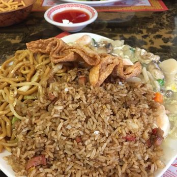 Golden Palace - Dinner D6 - Shrimp with Lobster sauce. - Chinese Near Me - Fair Oaks, California