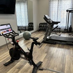Comfort Suites Greenville Airport - Workout room - Clean and has hot/cool/cold water.  Bring your own bottle. Includes dumb bells, treadmill and Peloton.
