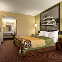 Super 8 by Wyndham Hattiesburg North - Guest room