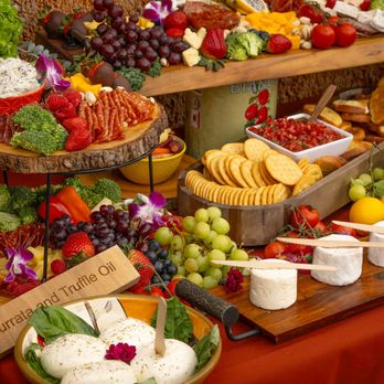 Piazza Pie - Grazing table - Caterers Near Me Piazza Pie - Grazing table - Caterers Near Me