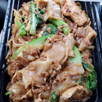 Kin Dee Bothell - Pad see ew - Thai Near Me - Bothell, Washington Kin Dee Bothell - Pad see ew - Thai Near Me - Bothell, Washington