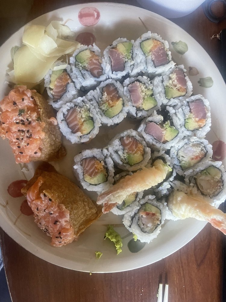 Sushi On Fennell - Photo 3