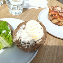 Ei Truffle Mayo Roll, great bread simple flavors v good & Cinnamon Bun, kinda dry, sweet? Yes!