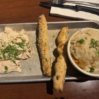 Stonefire Grill - Grilled chicken breast with garlic mashed potatoes lunch special - Barbeque Near Me - Ventura, California