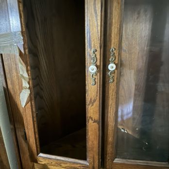 BLVD Moving - My curio cabinet broken glass and shelves left at the old house - Movers Near Me - Chatsworth, California BLVD Moving - My curio cabinet broken glass and shelves left at the old house - Movers Near Me - Chatsworth, California