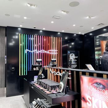 1. Mac Cosmetics