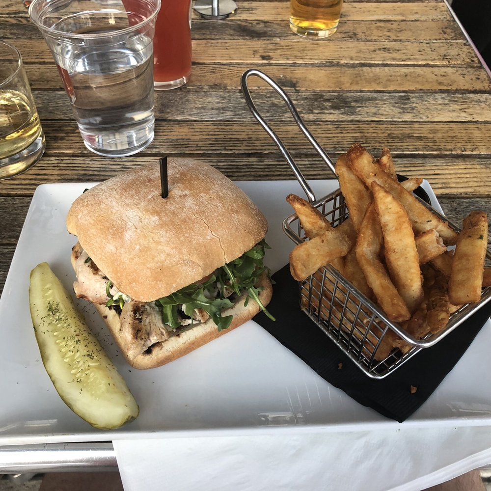 Fat Bottom Brewing - Chicken sandwich - Breweries Near Me - Nashville, Tennessee Fat Bottom Brewing - Chicken sandwich - Breweries Near Me - Nashville, Tennessee
