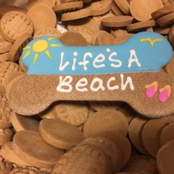 Woof's Dog Bakery - Gold Beach