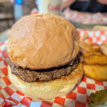 Fuddruckers - Burgers Near Me - Concord, California