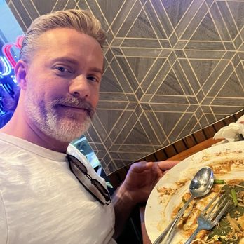 Muan Jai Thai Kitchen - May or may not have finished the whole plate of Pad Thai - Thai Near Me - Chicago, Illinois Muan Jai Thai Kitchen - May or may not have finished the whole plate of Pad Thai - Thai Near Me - Chicago, Illinois