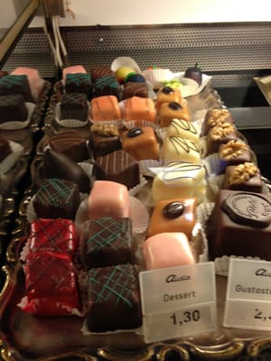 AIDA - Café-Konditorei by null