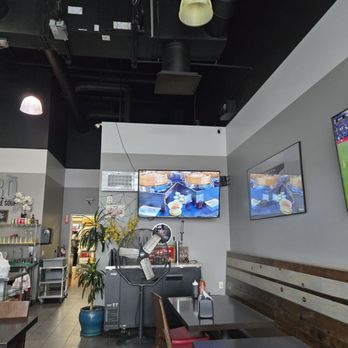 Pho Bo - Indoor dining area - Vietnamese Near Me - San Diego, California