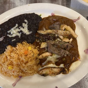 Dos Arroyos Comida Casera - Agustin's enchiladas with mole and black beans. - Mexican Near Me - Richardson, Texas Dos Arroyos Comida Casera - Agustin's enchiladas with mole and black beans. - Mexican Near Me - Richardson, Texas