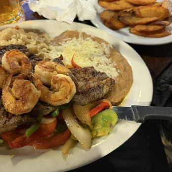 Valle Grullense Bar&Grill - VG STEAK with grilled carrots SO - Mexican Near Me - Lemoore, California