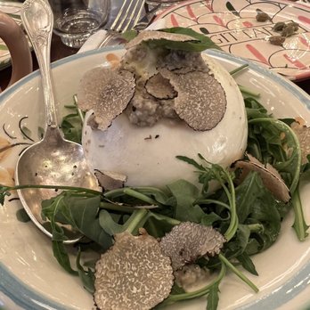 Villa Capri - Smoked truffle Burrata - Italian Near Me - Madrid, M Villa Capri - Smoked truffle Burrata - Italian Near Me - Madrid, M