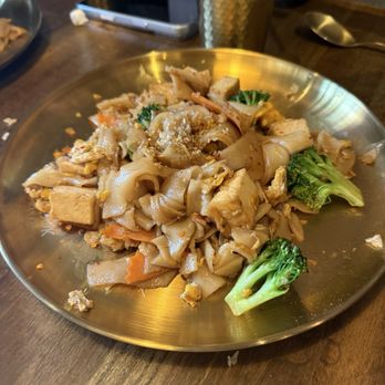 Kook Kook Khao Man Kai - Pad See Ew - Thai Near Me - Chicago, Illinois Kook Kook Khao Man Kai - Pad See Ew - Thai Near Me - Chicago, Illinois