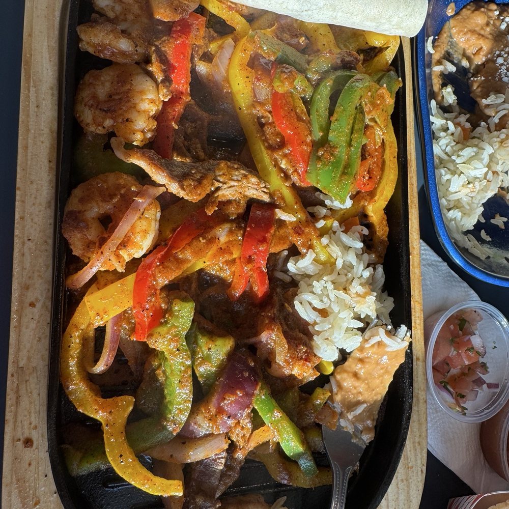 Taqueria El Timon - Fajitas plate. - Mexican Near Me - Montara, California Taqueria El Timon - Fajitas plate. - Mexican Near Me - Montara, California