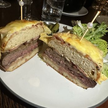 Perle Restaurant - Burger - New American Near Me - Pasadena, California