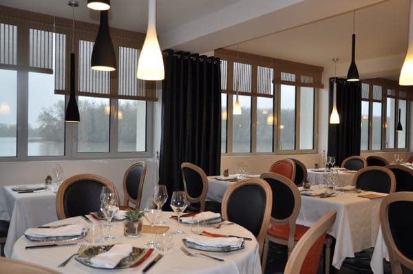 Restaurant La Table - Les 3 Lieux by null