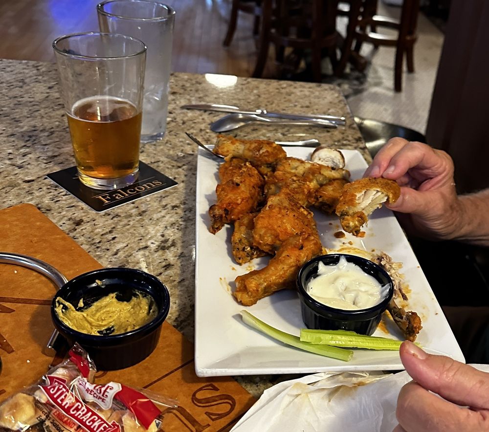Falcons Brewhouse Logo