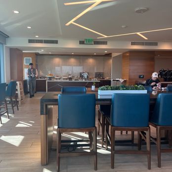 JW Marriott, Anaheim Resort - Executive lounge. - Hotels Near Me - Anaheim, California