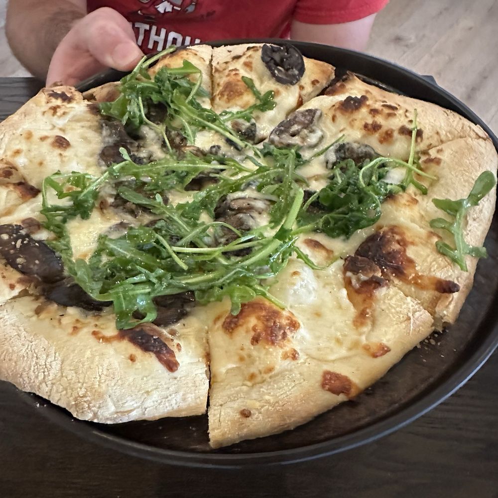 Bridge’s End Brewing - Mushroom pizza - Brewpubs Near Me - Shawnee Hills, Ohio