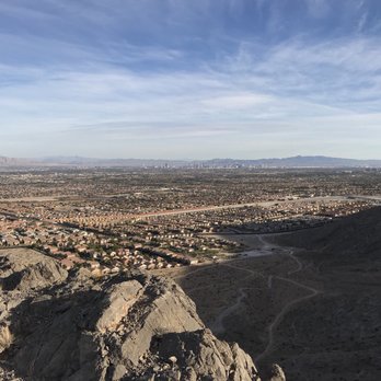 Gilmore Cliff Shadows Trailhead - Hiking Near Me - Las Vegas, Nevada