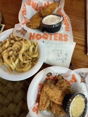 Hooters by null