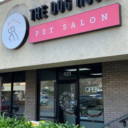 The Dog House Pet Salon - Store Front