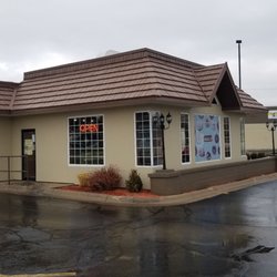 Roll N Donut Cafe - Outside of building