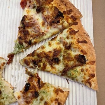 Pizza Factory - Pesto sun dried tomato pizza - Pizza Near Me - Groveland, California