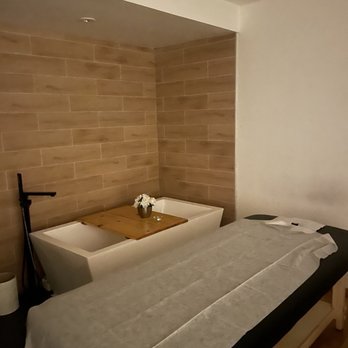 Hideko Spa - interior of the rooms - Massage Therapy Near Me - Los Angeles, California Hideko Spa - interior of the rooms - Massage Therapy Near Me - Los Angeles, California