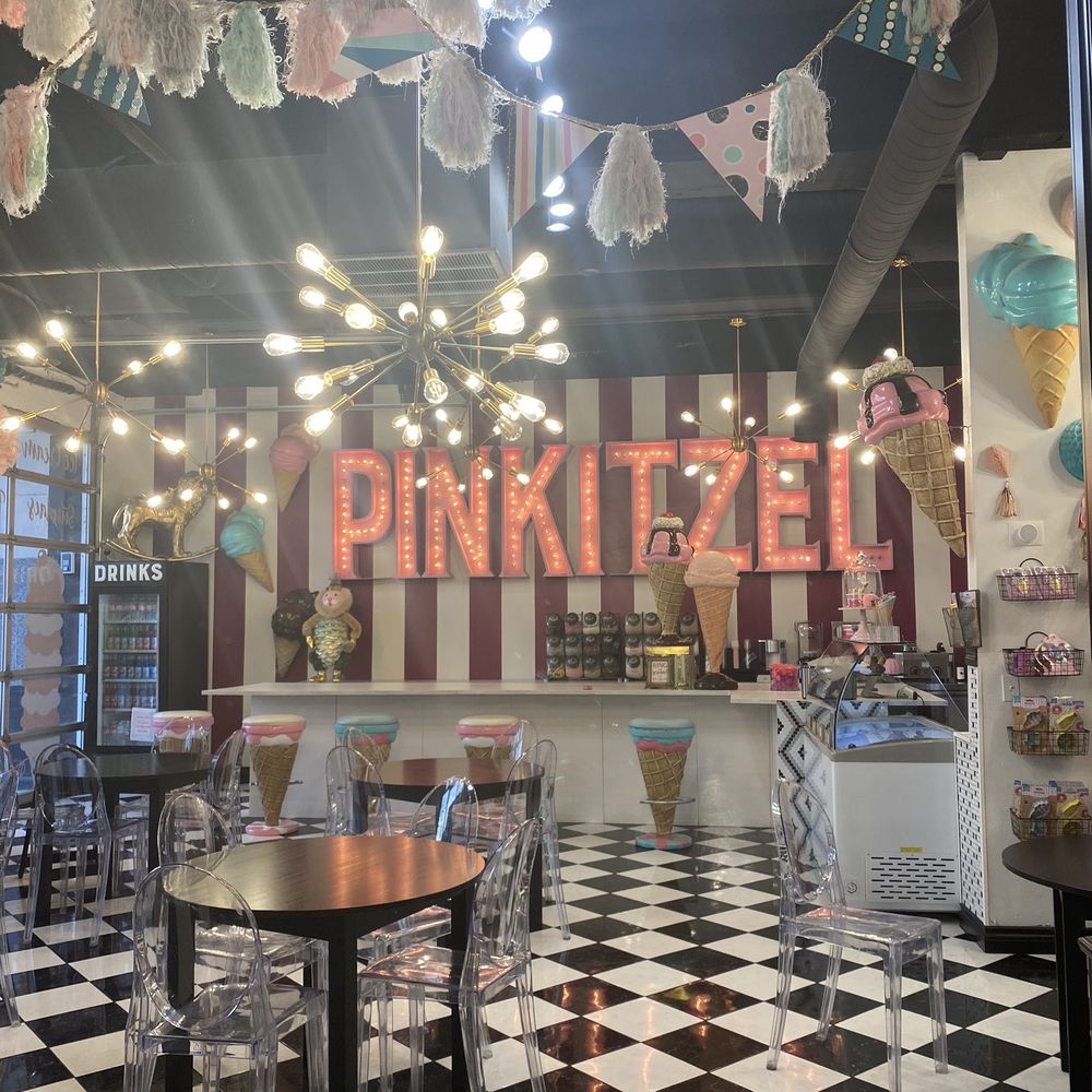 Pinkitzel - the interior of a restaurant - Cupcakes Near Me - Oklahoma City, Oklahoma Pinkitzel - the interior of a restaurant - Cupcakes Near Me - Oklahoma City, Oklahoma