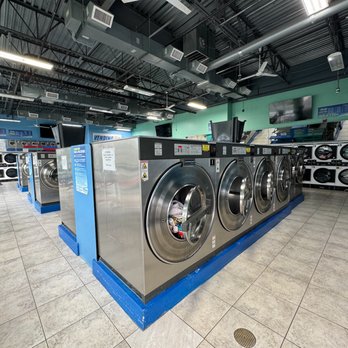 Super Clean Laundromat - Eight 75 lb washers, with other sizes as well - Laundromat Near Me - Willingboro, New Jersey Super Clean Laundromat - Eight 75 lb washers, with other sizes as well - Laundromat Near Me - Willingboro, New Jersey