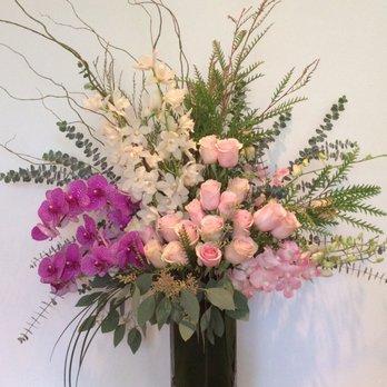 Bloomin'  Designs - Florists Near Me
