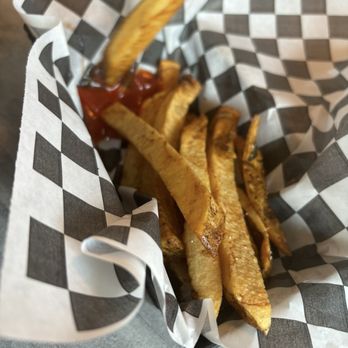 Chateau Louise - Fries - American Near Me - Luna Pier, Michigan
