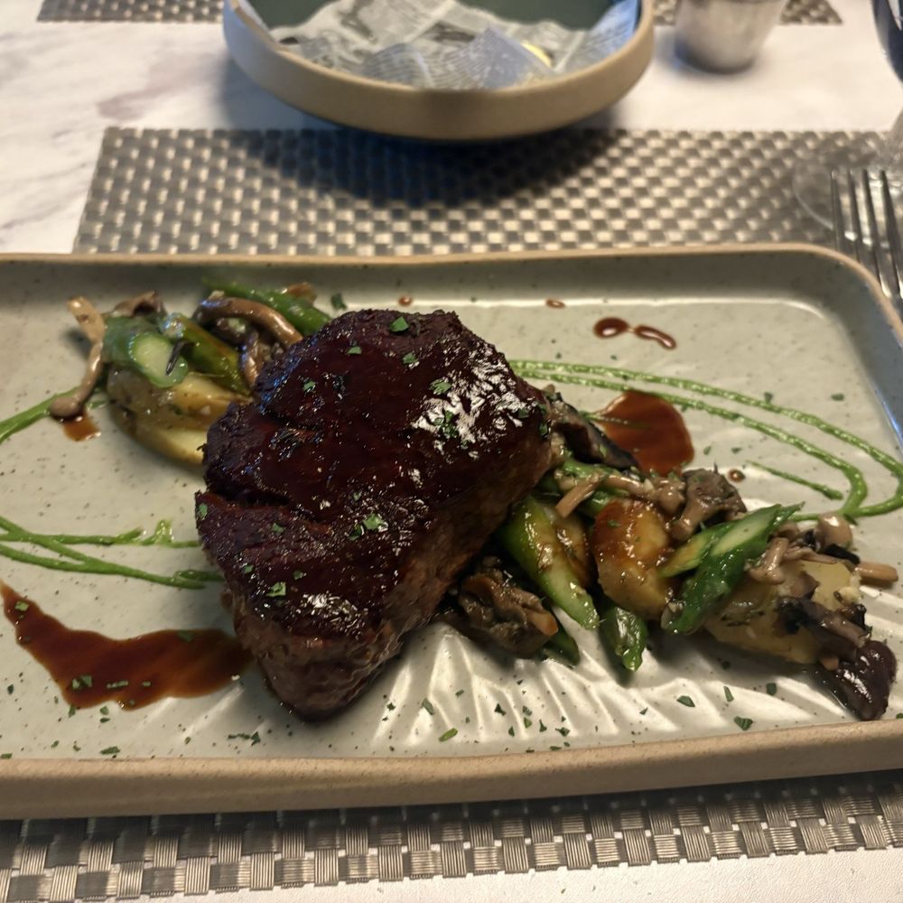 Oak & Vine - Filet mignon - Breakfast & Brunch Near Me - Glen Cove, New York Oak & Vine - Filet mignon - Breakfast & Brunch Near Me - Glen Cove, New York