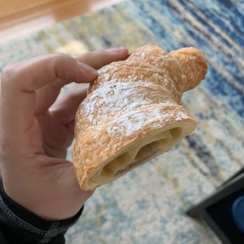 Quebrada Baking Co - Apple croissant - Bakeries Near Me - Arlington, Massachusetts