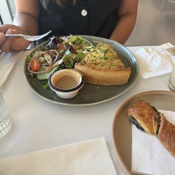 Baguette Cafe - Quiche with a small salad - Coffee & Tea Near Me - Las Vegas, Nevada