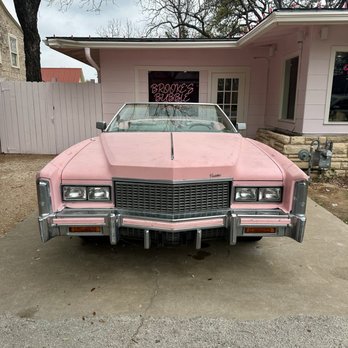 Brooke’s Bubble Bar - Champagne Bars Near Me - Fredericksburg, Texas