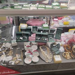 Ross Dress for Less - Jewelry counter
