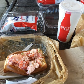 Kelly's Roast Beef - Lobster roll - Sandwiches Near Me - Medford, Massachusetts