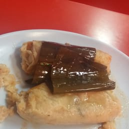 Tamales De Elote Fritos O Cocidos (2) Con Crema Y Frijoles